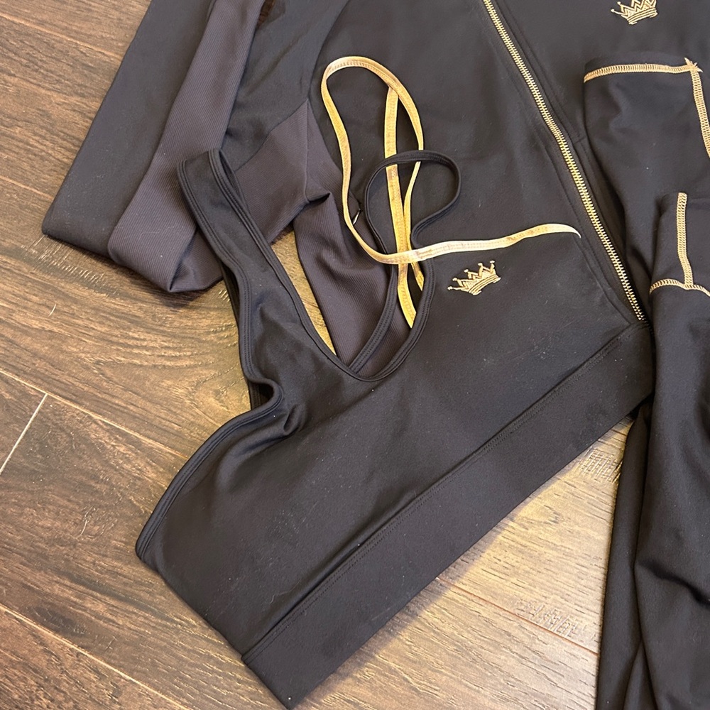 Activewear Set - Picture 3 of 8